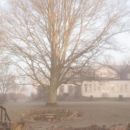 Karlaby Kro Östra Tommarp エクステリア 写真